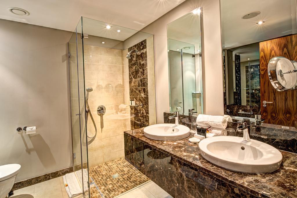 فندق رويال مارانغ Phokeng الغرفة الصورة Bathroom