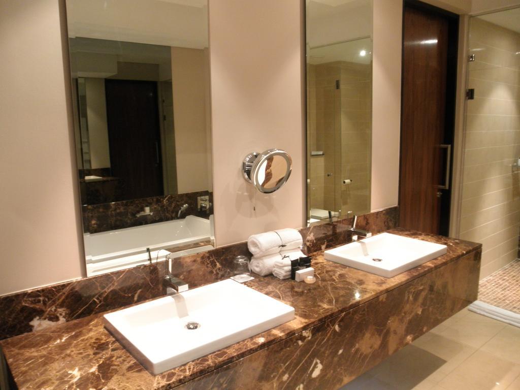 فندق رويال مارانغ Phokeng الغرفة الصورة Bathroom