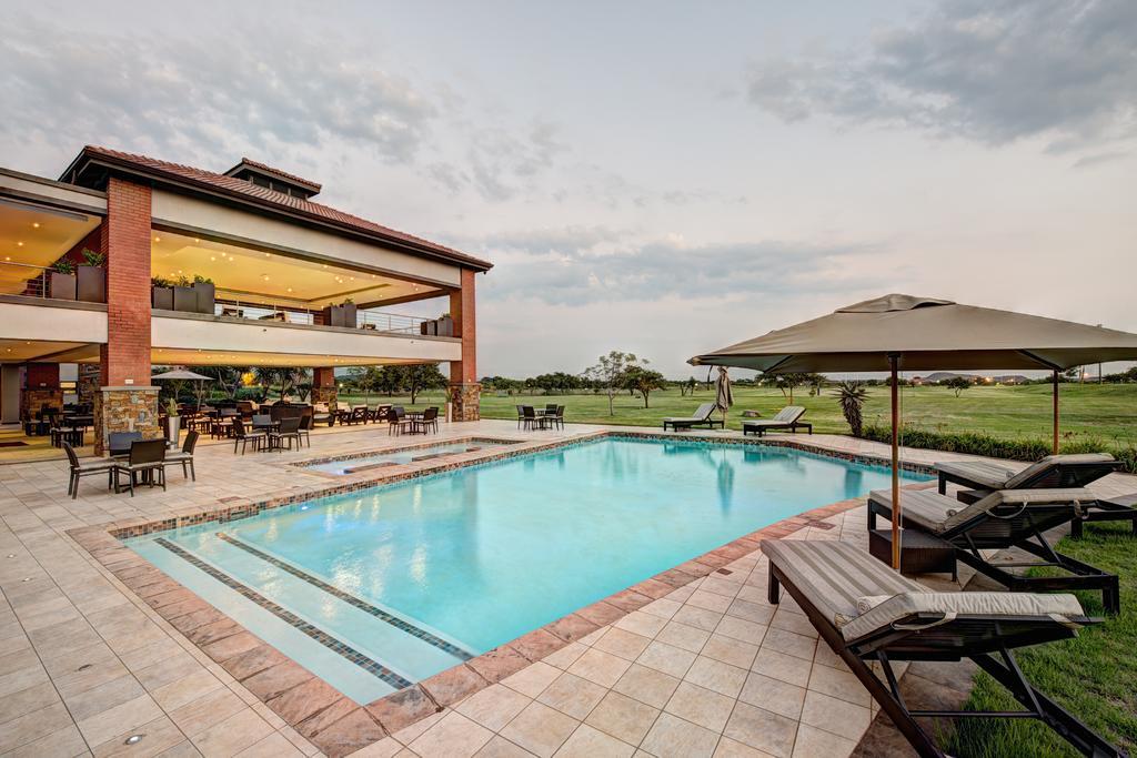 فندق رويال مارانغ Phokeng المظهر الخارجي الصورة The clubhouse at the Ranch Resort
