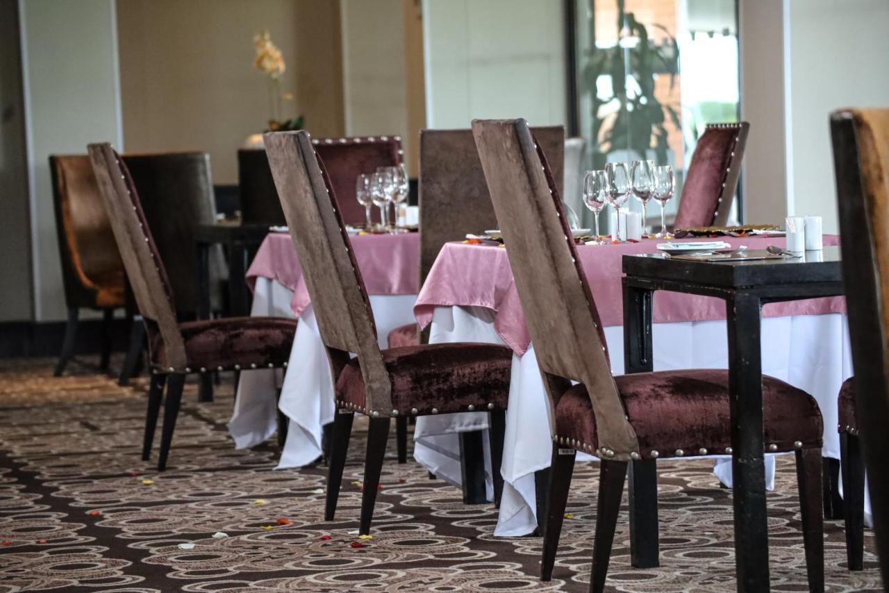فندق رويال مارانغ Phokeng المظهر الخارجي الصورة Restaurant